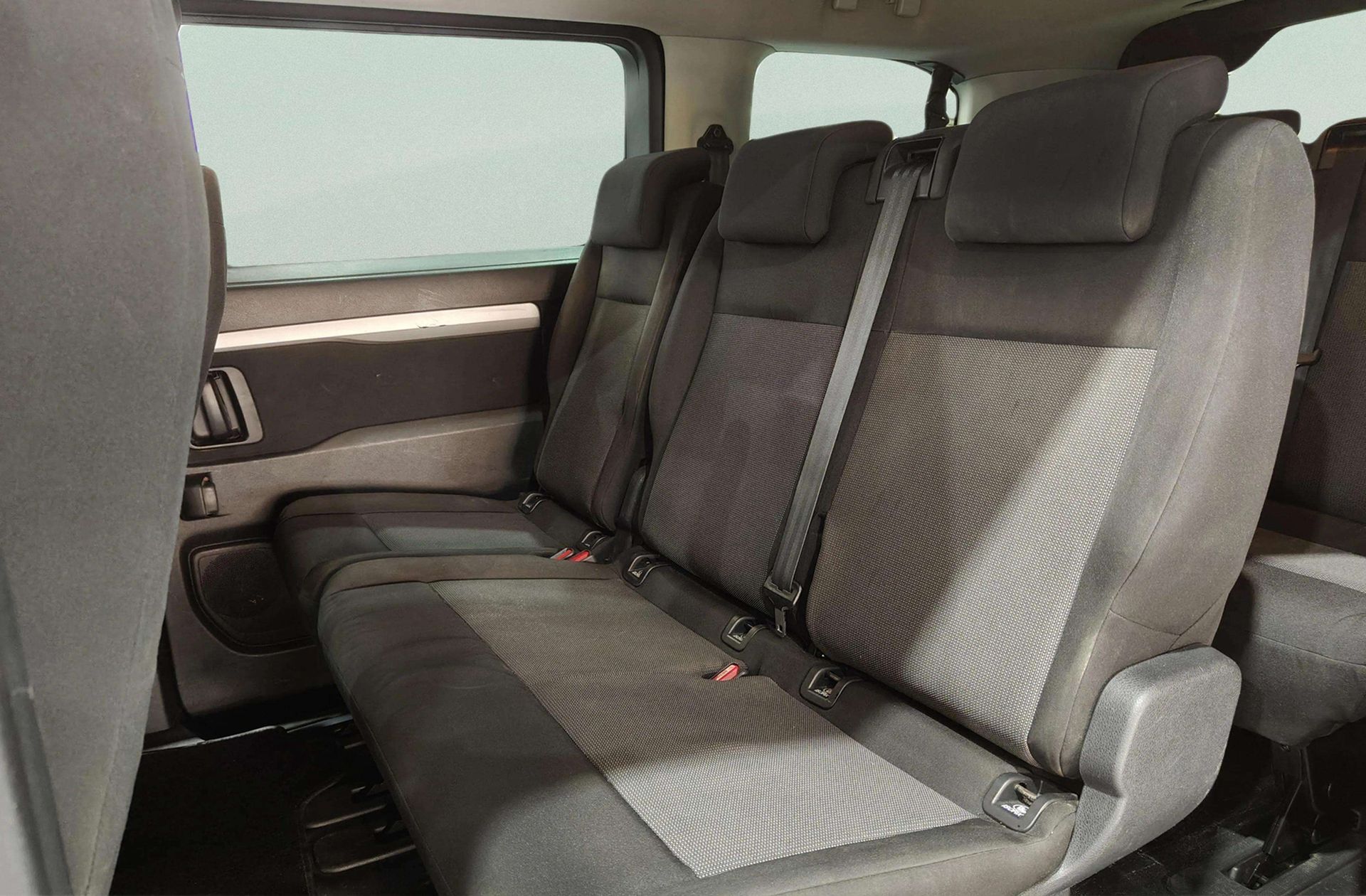 Peugeot Traveller 2.0 BlueHDi Business Standard 8 plazas - foto 12