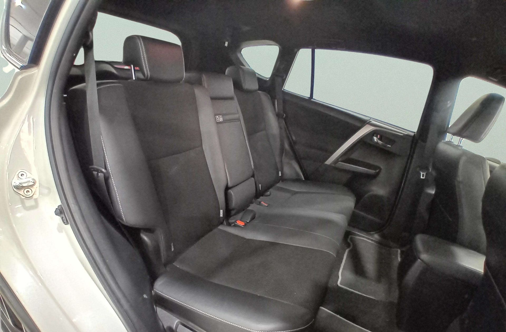 Toyota RAV4 2.5l hybrid Feel! 2WD - foto 20