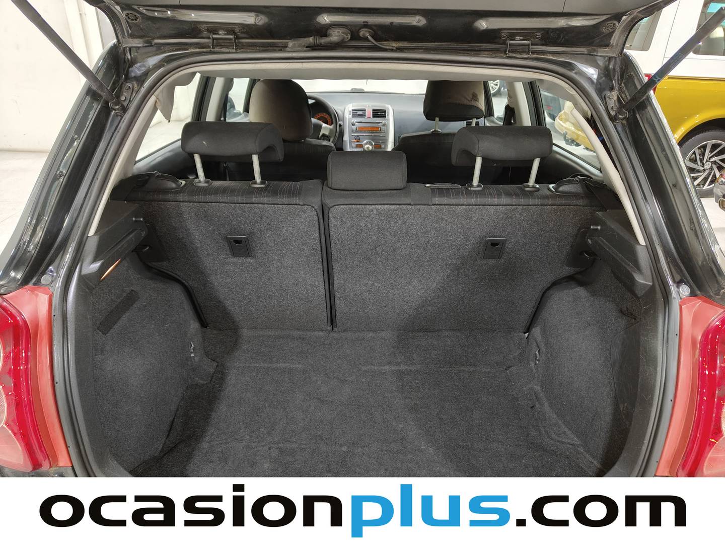 Fotos maletero Toyota Auris Toyota Auris 1.33 VVT-I Dual Live (101 CV)
