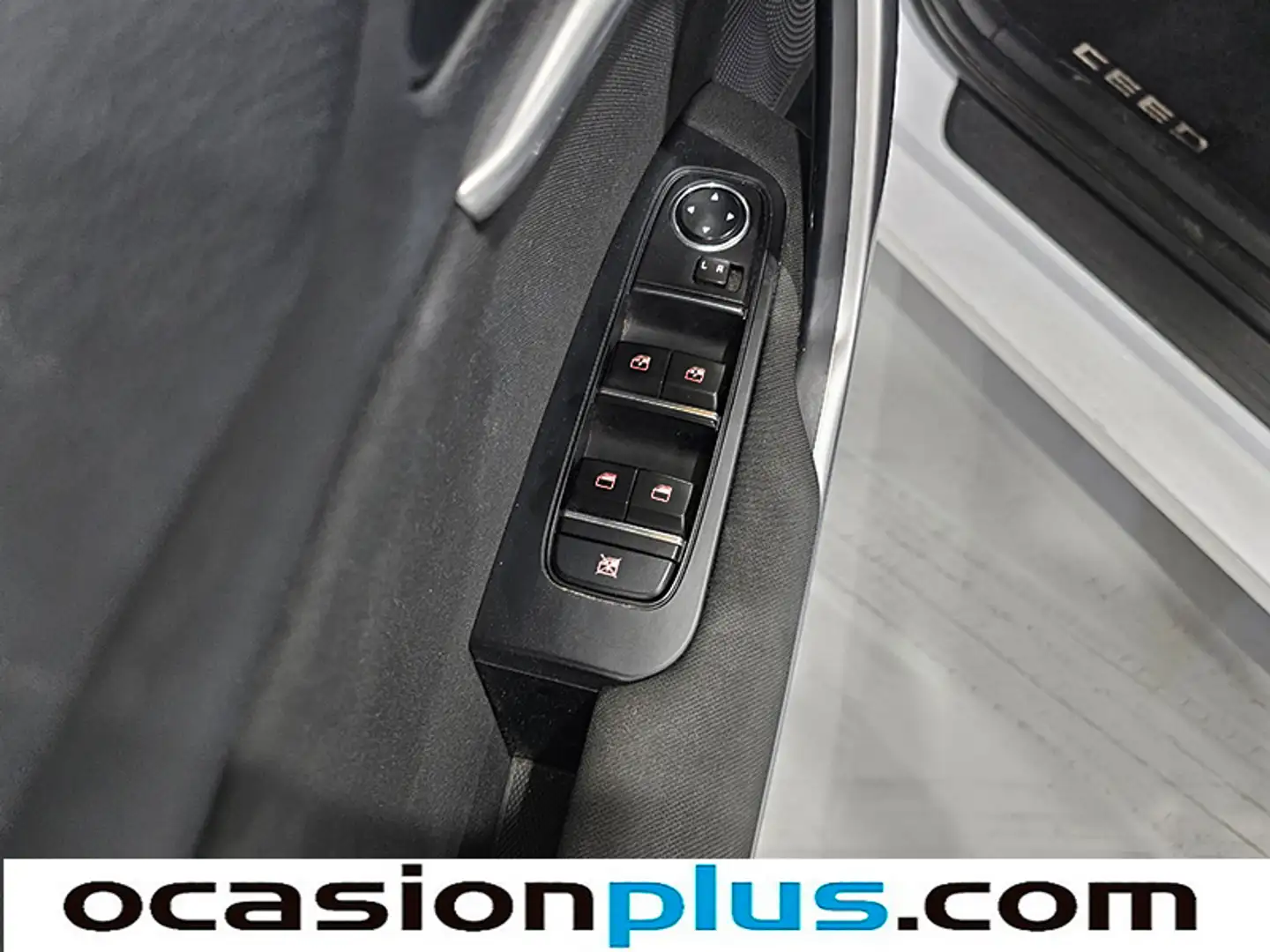 Foto KIA Ceed Kia Ceed 1.6 MHEV iMT Drive (136 CV)