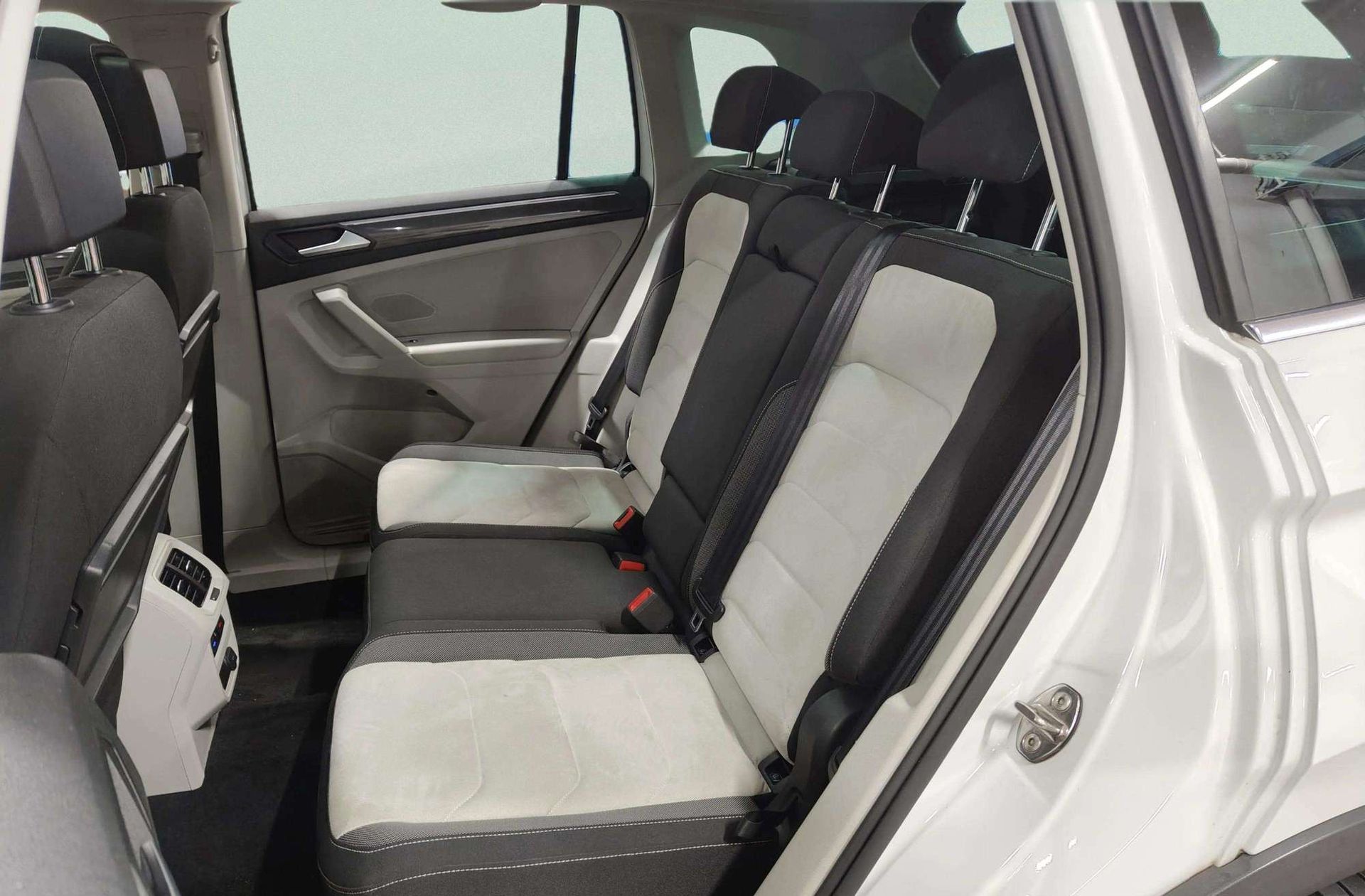 Volkswagen Tiguan Sport 2.0 TDI Pack R-Line - foto 13
