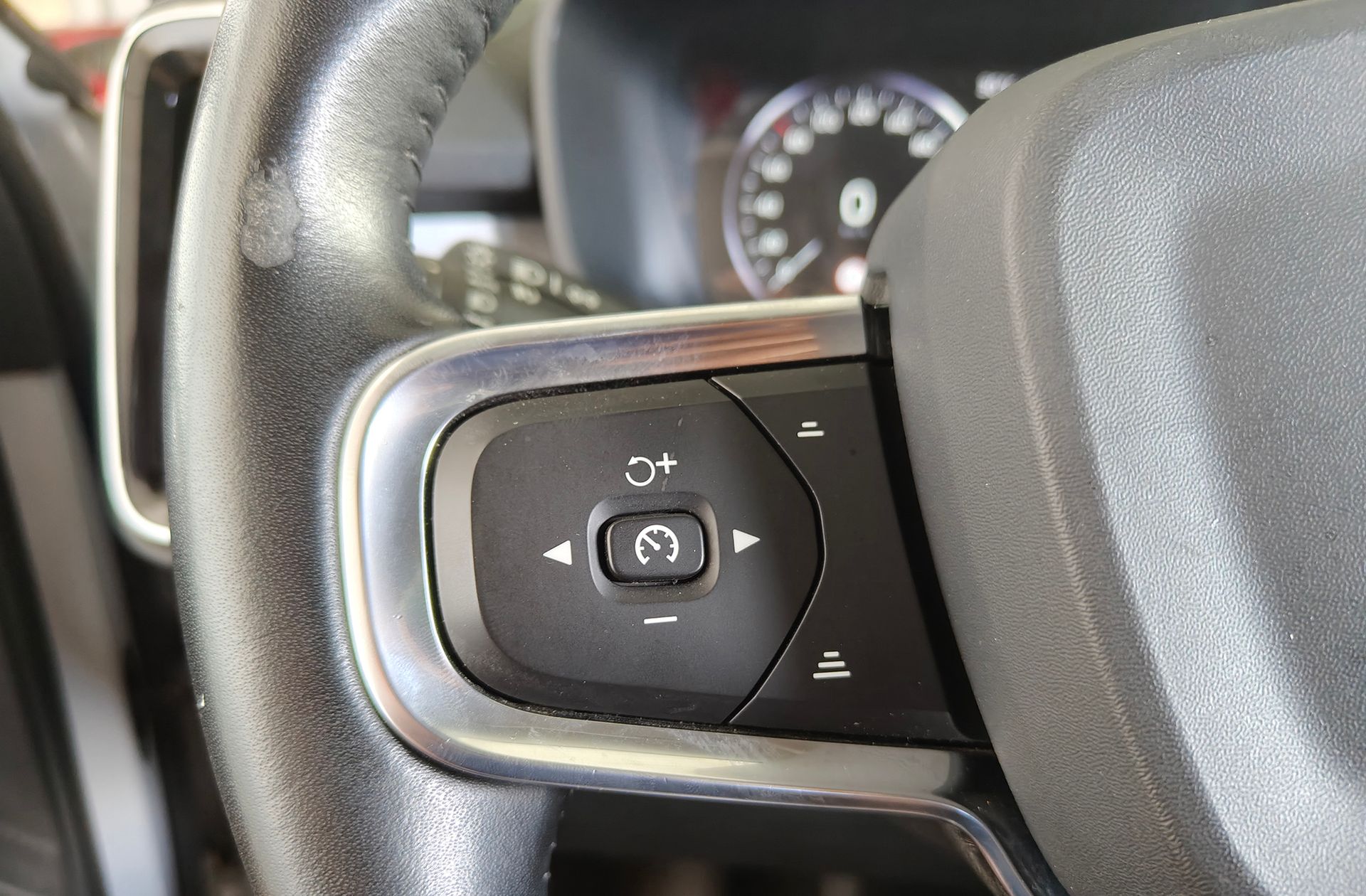 Volvo XC40 D3 Business Plus - foto 25