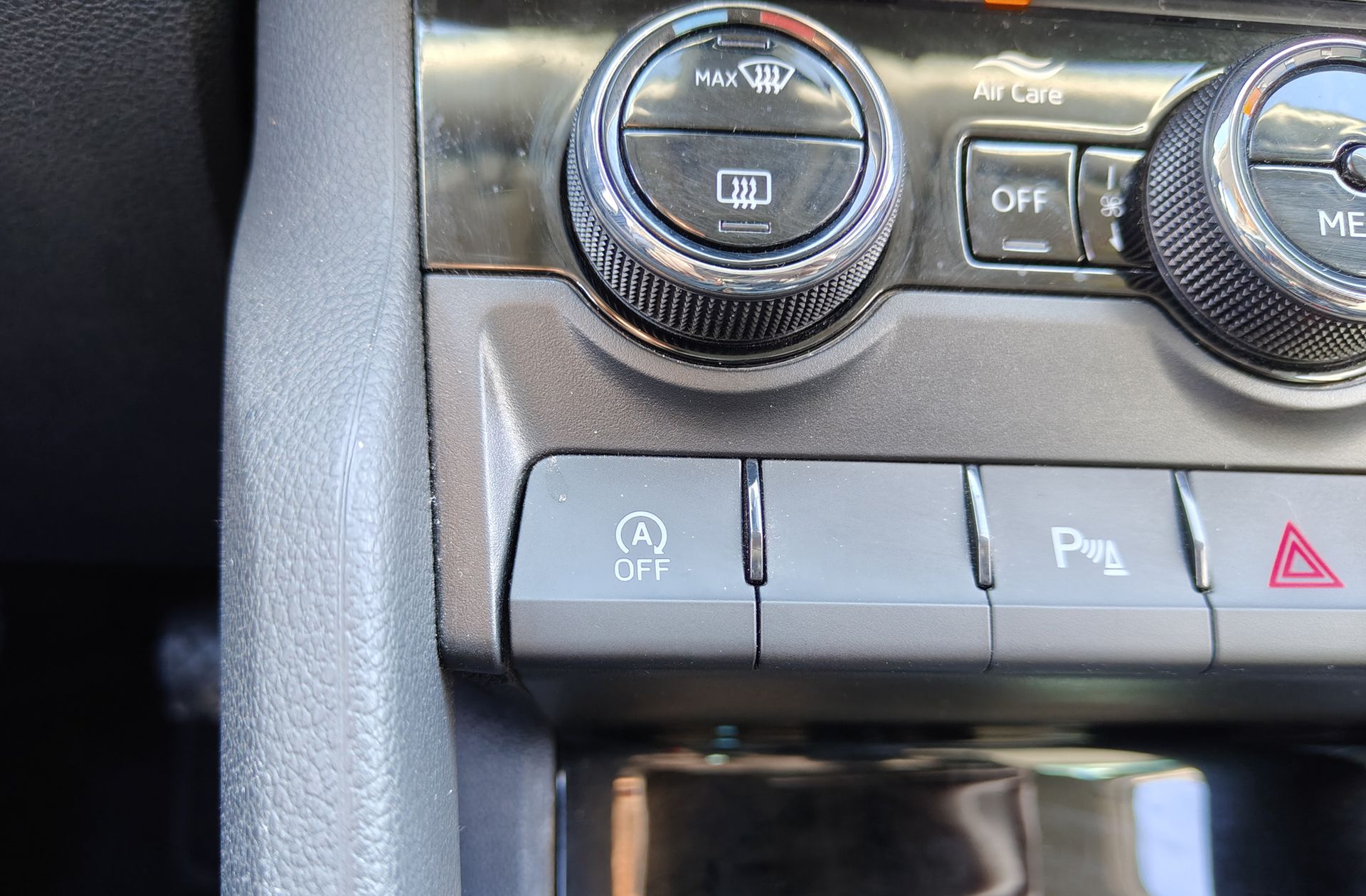 Škoda Karoq 2.0 TDI Selection - foto 29