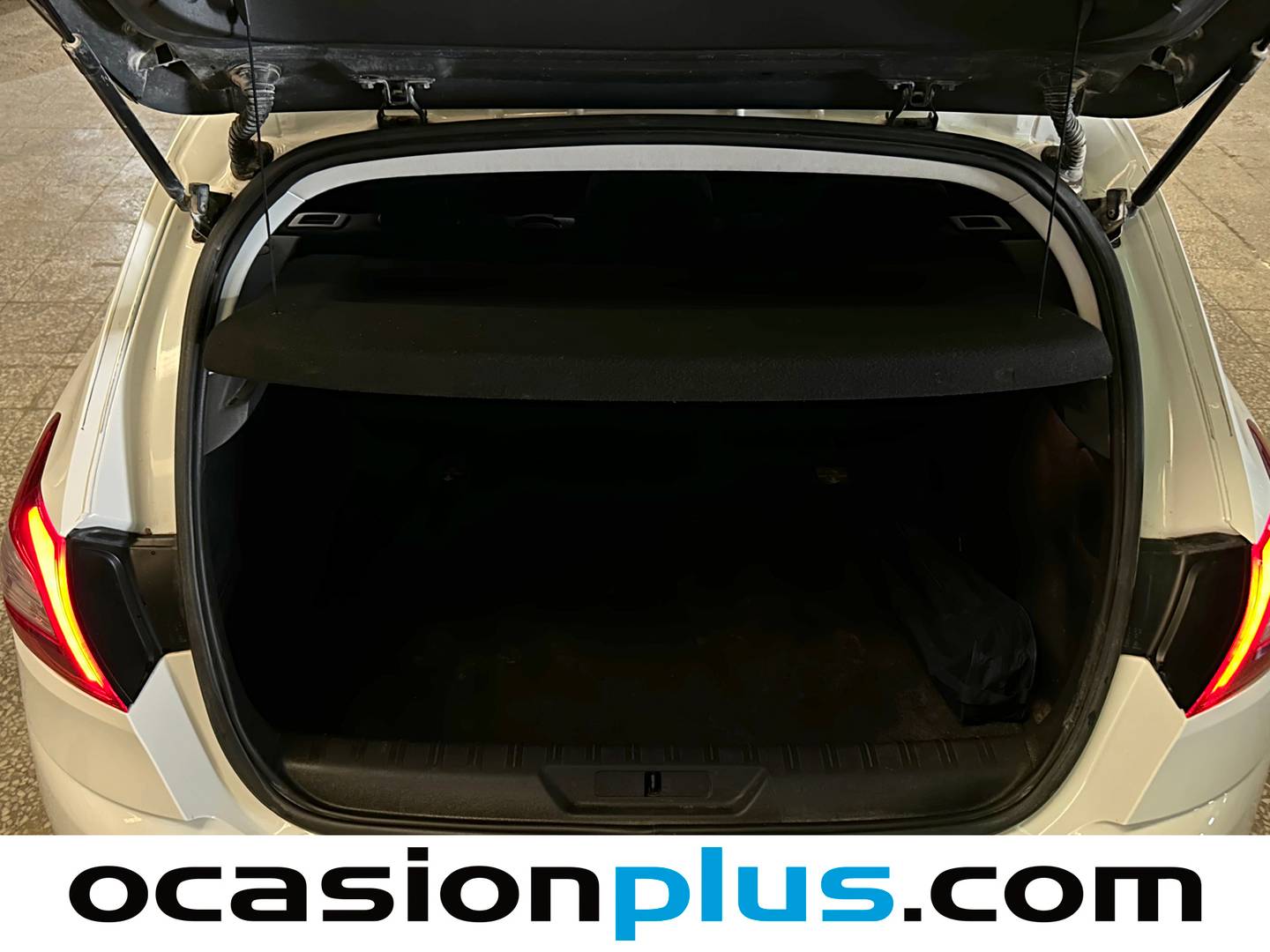 Foto Peugeot 308 Peugeot 308 1.6 BlueHDI Access (100 CV)