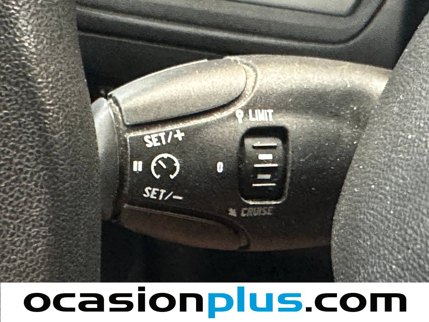 Equipamiento del Peugeot 208 Peugeot 208 1.2 VTi Active (82 CV)