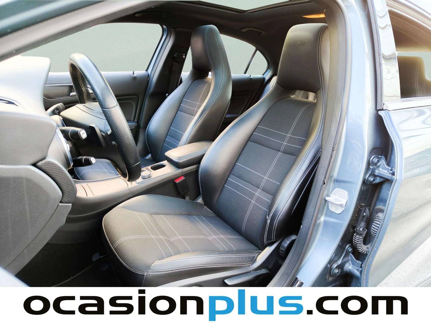 Foto asientos delanteros Mercedes Clase A Mercedes-Benz Clase A 200 CDI Blue Efficiency Urban (136 CV)