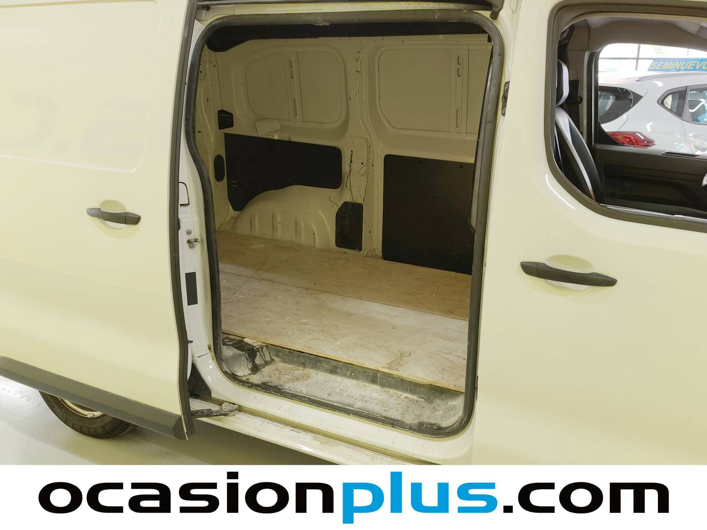 Foto asientos traseros Peugeot Expert Peugeot Expert Furgon BlueHDi 100 Pro Standard (102 CV)