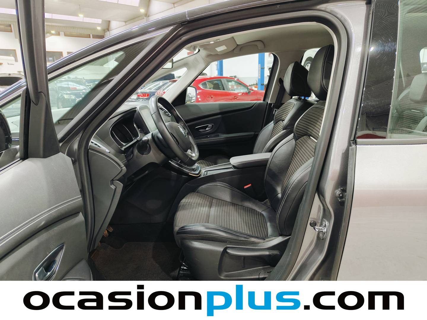 Foto asientos delanteros Renault Scénic Renault Scenic Zen TCe (140 CV) GPF