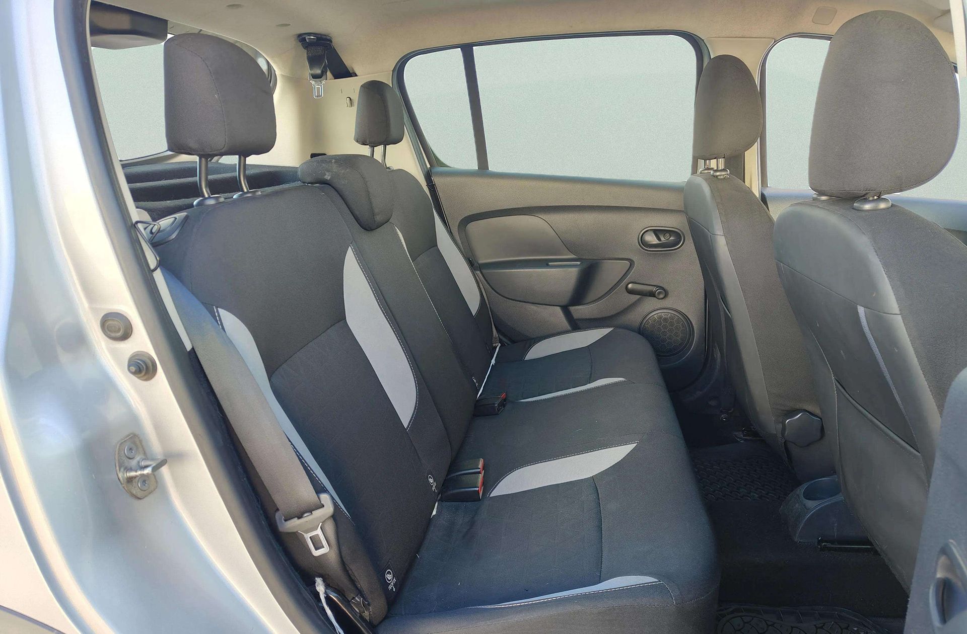 Dacia Sandero dCi 90 Stepway - foto 14