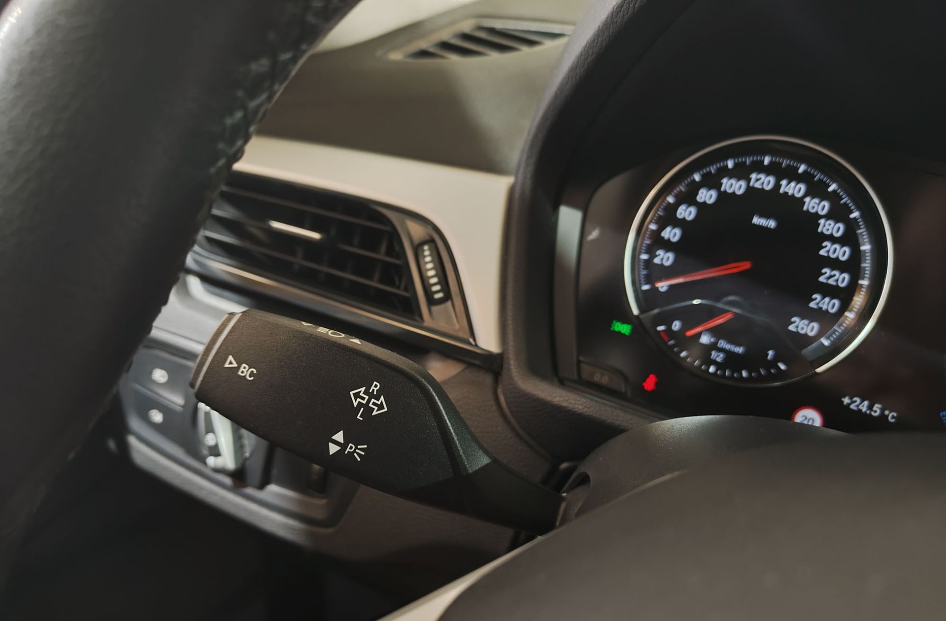 BMW X1 sDrive18d Business - foto 24