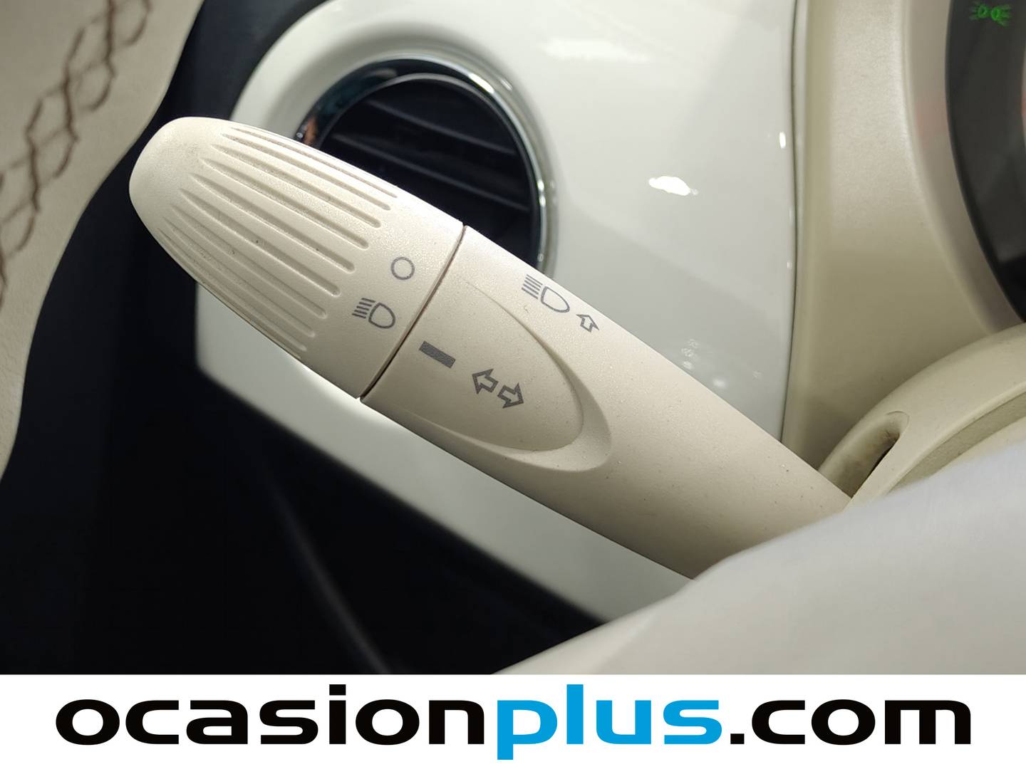 Equipamiento del Fiat 500 Fiat 500 1.2 8v Lounge (69 CV)