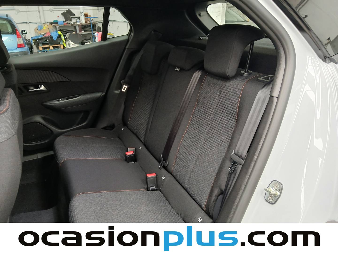 Foto asientos traseros Peugeot 2008 Peugeot 2008 Edition Hybrid eDCS6 (110 CV)