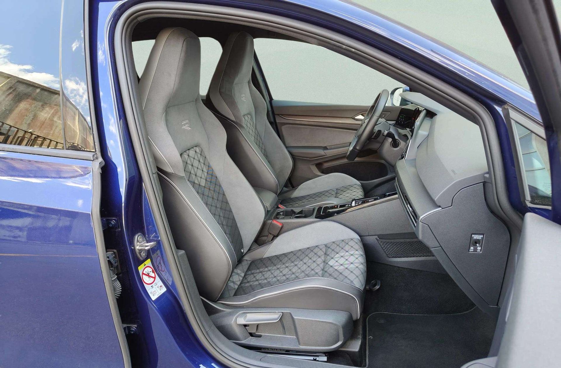Volkswagen Golf R-Line 1.5 eTSI DSG - foto 22