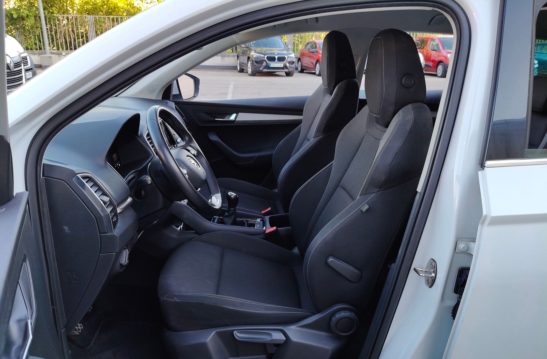 Škoda Karoq 2.0 TDI Selection - foto 10