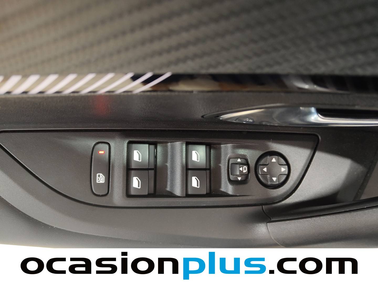 Peugeot 2008 Peugeot 2008 Allure Hybrid eDCS6 (136 CV) 2025