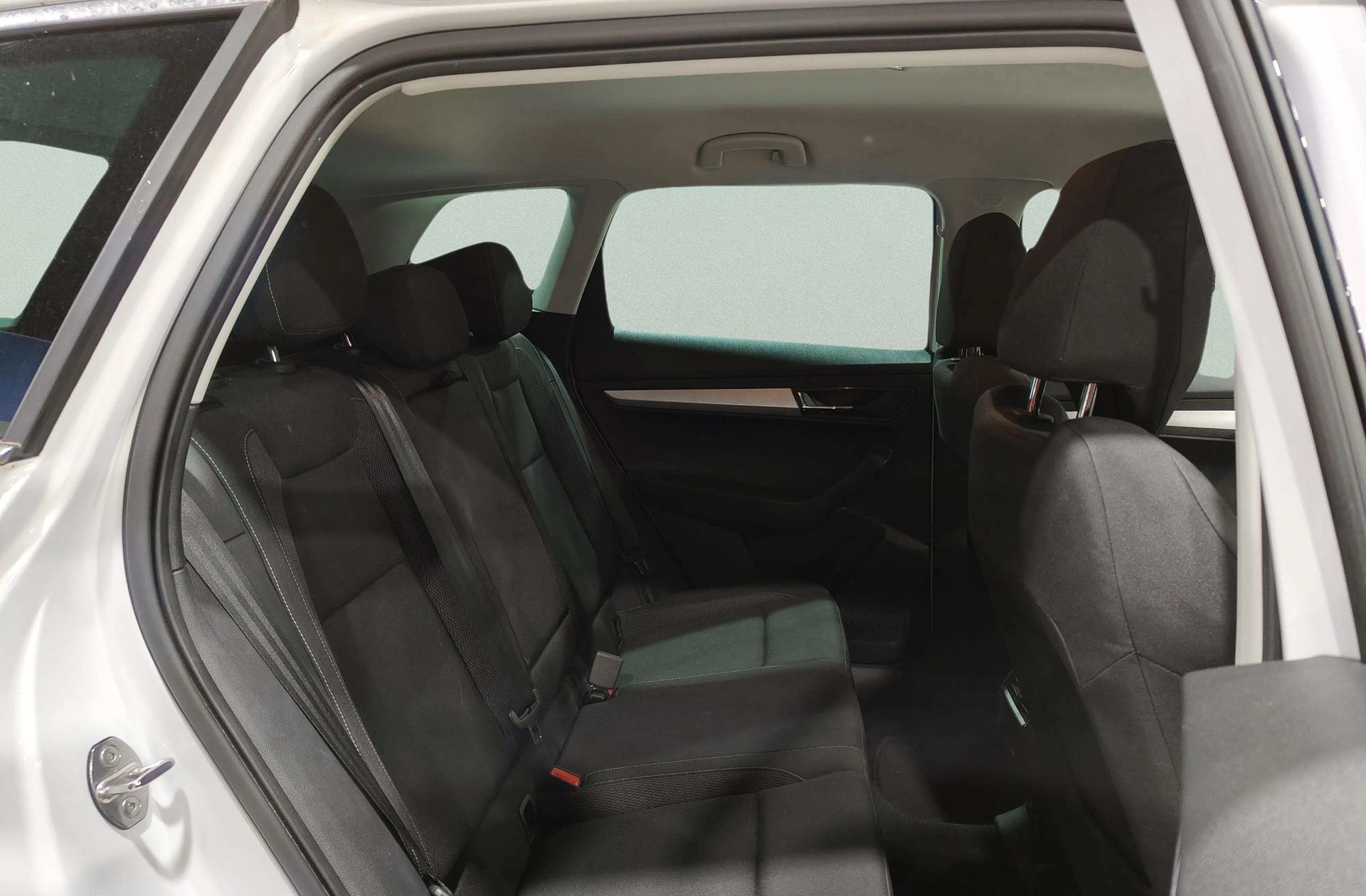 Škoda Karoq 2.0 TDI Selection - foto 16