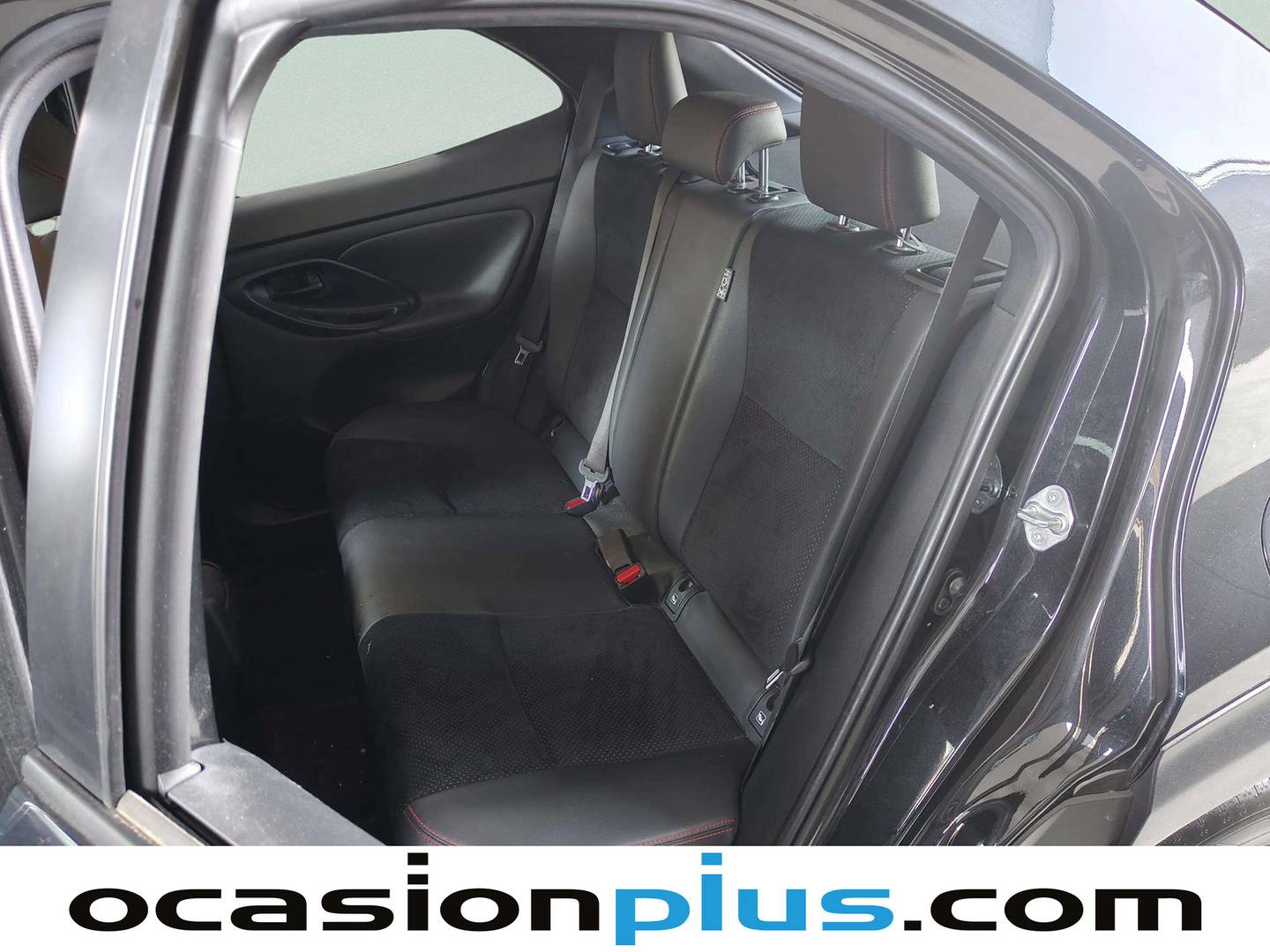 Foto asientos traseros Toyota Yaris Cross Toyota Yaris Cross 130H GR Sport (130 CV)