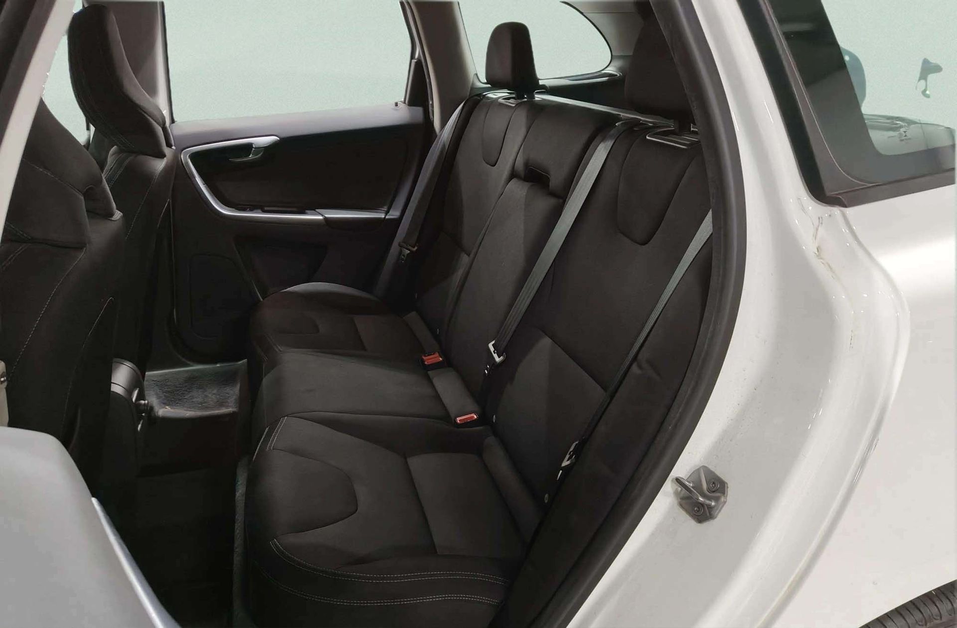 Volvo XC60 D3 Kinetic - foto 11
