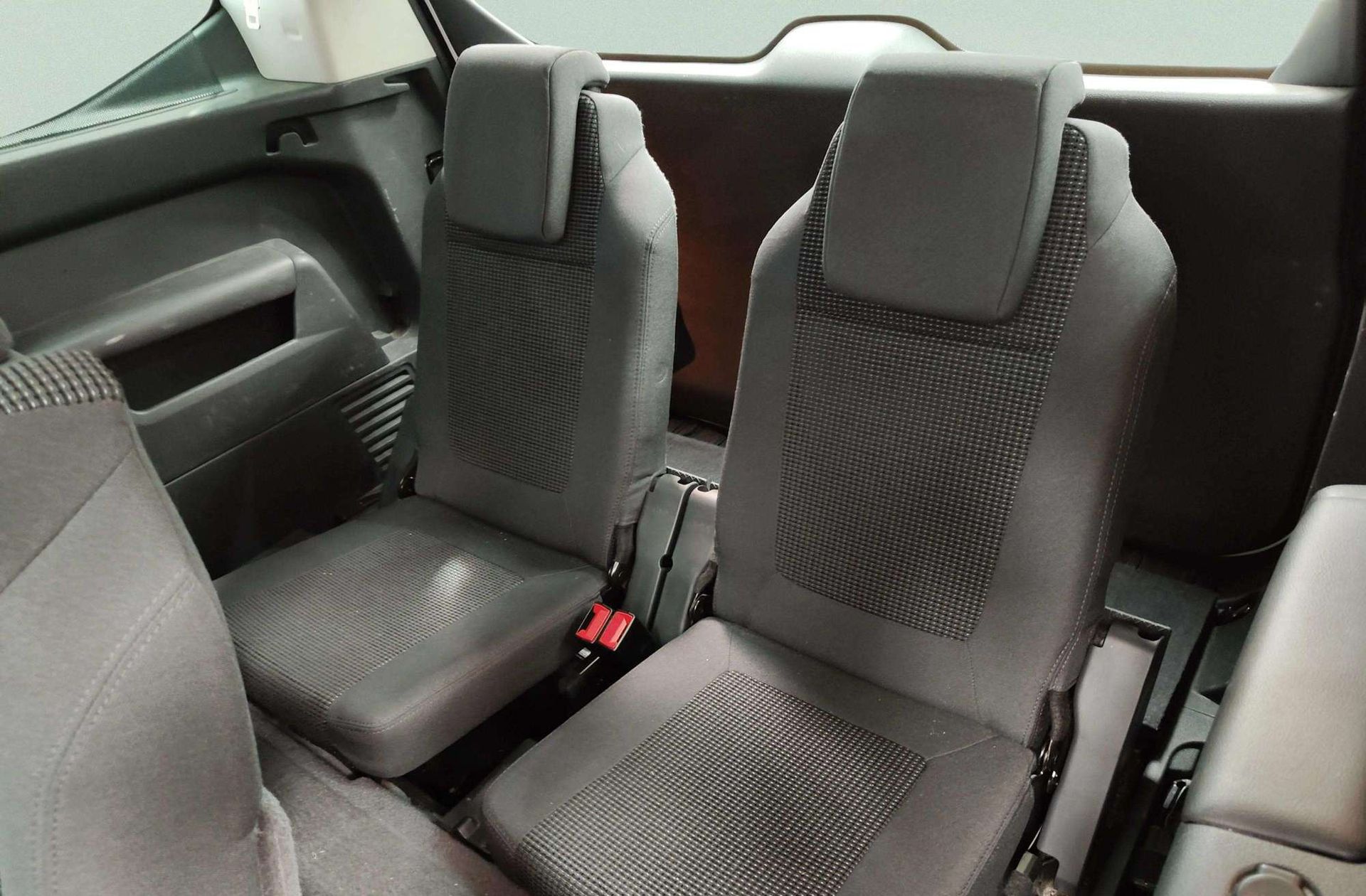 Peugeot 5008 1.6 BlueHDi Allure EAT6 7 plazas - foto 8