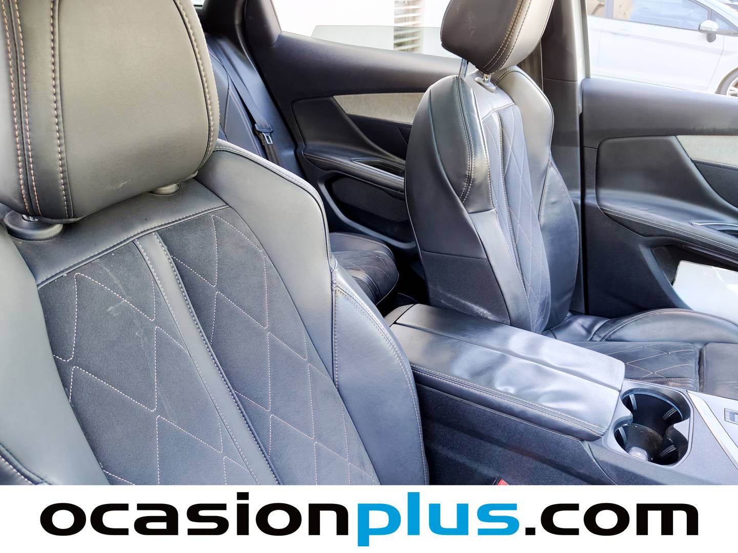 Equipamiento del Peugeot 3008 Peugeot 3008 BlueHDi 180 S&S GT EAT8 (180 CV)