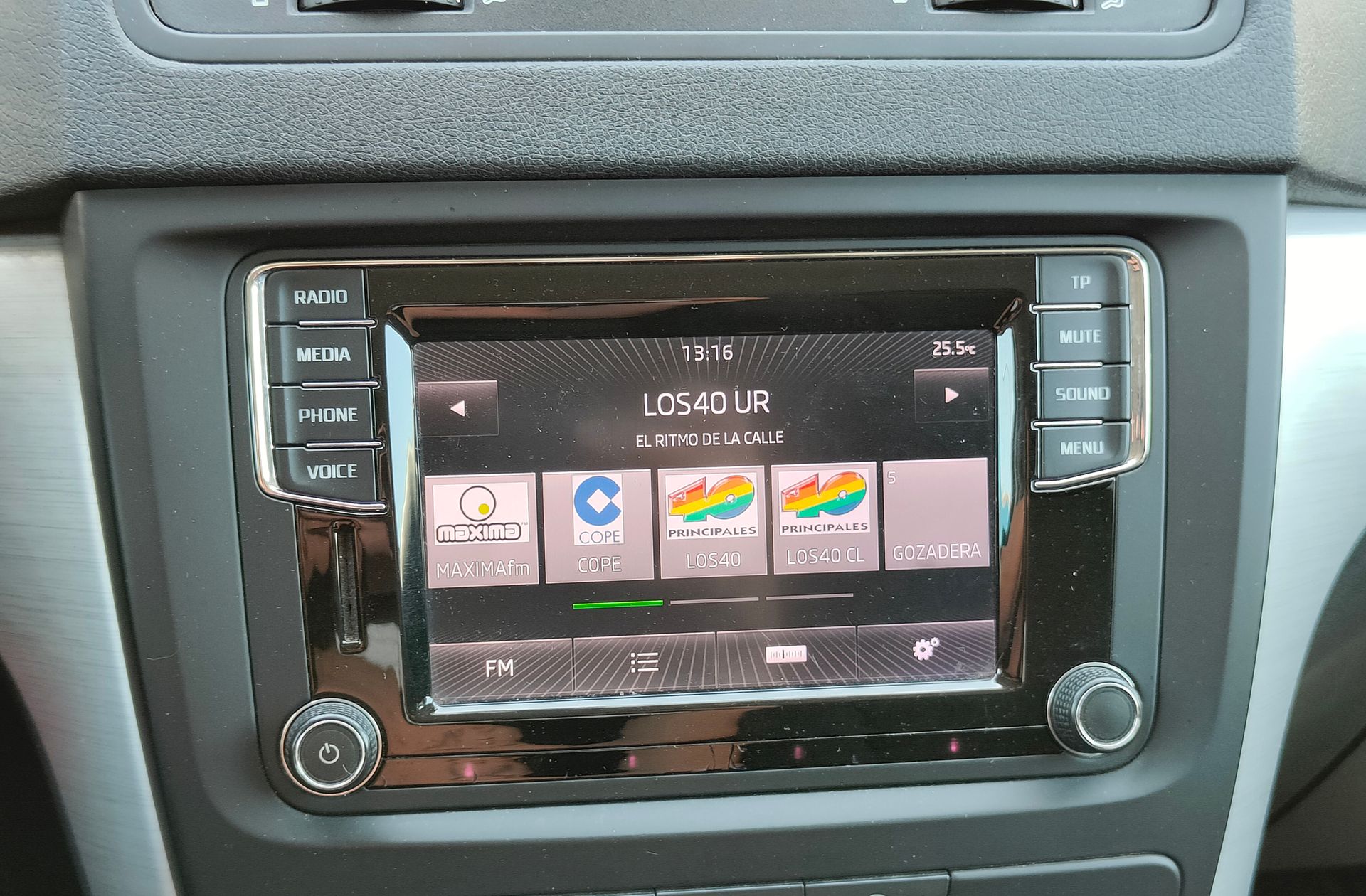 Škoda Yeti 1.2 TSI DSG Ambition - foto 27