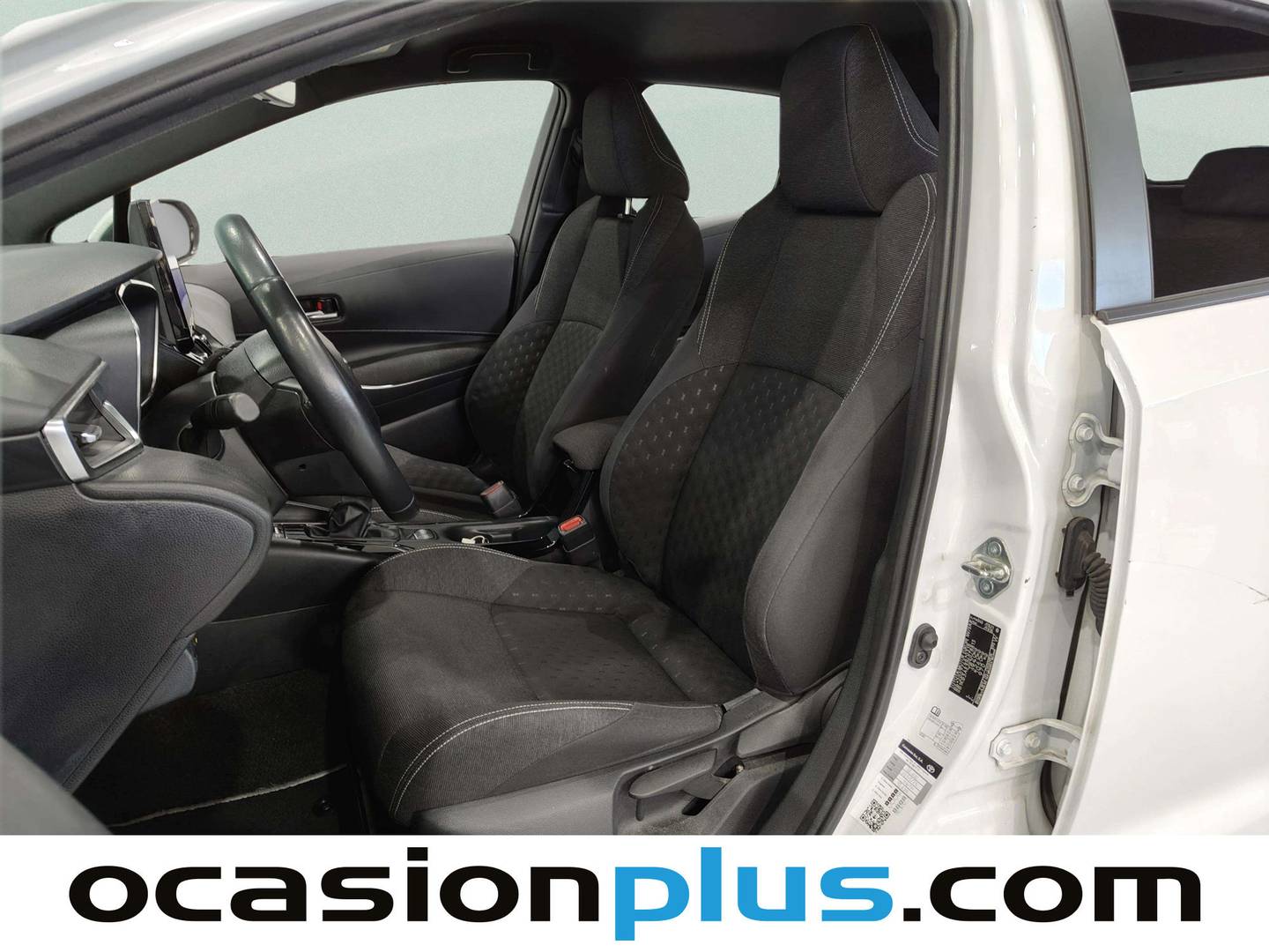 Foto asientos delanteros Toyota Corolla Toyota Corolla 140H Active Plus (140 CV)