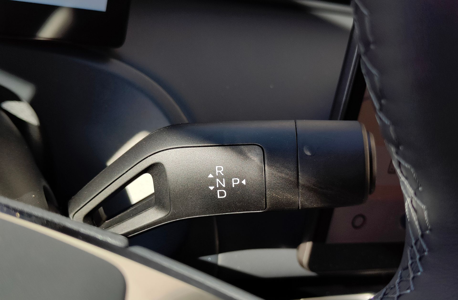 Geely Starray EM-i 1.5 PHEV Pro - foto 27