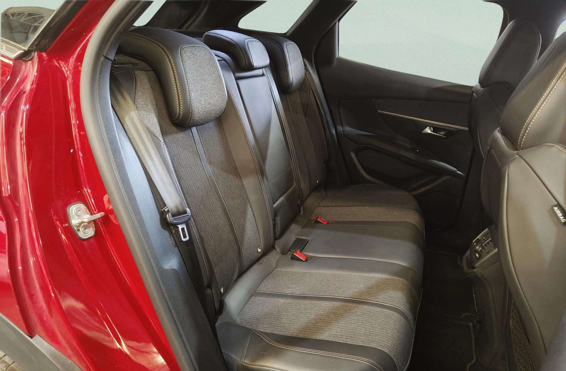 Peugeot 3008 PureTech 130 GT Line - foto 21