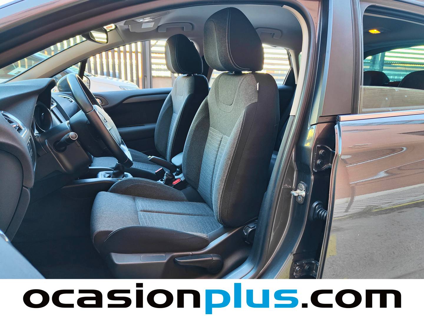 Foto asientos delanteros Citroën C4 Citroën C4 PureTech 110 Live Edition (110 CV)