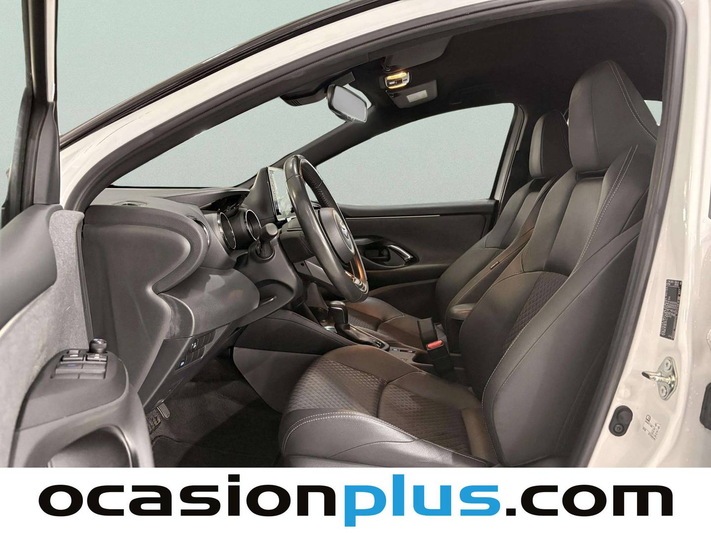 Foto asientos delanteros Toyota Yaris Toyota Yaris 120H Style (116 CV)
