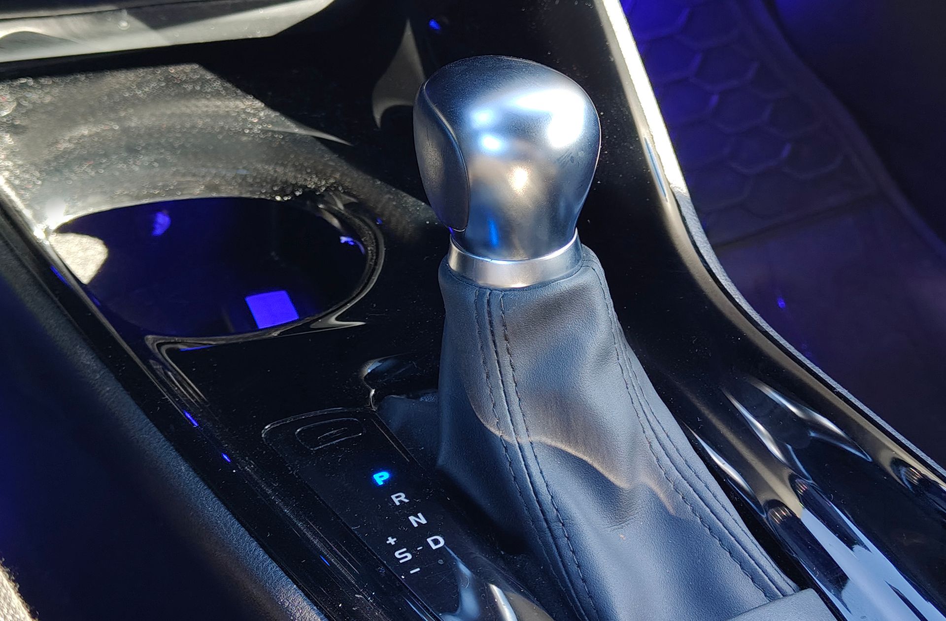 Toyota C-HR 180H Advance - foto 5
