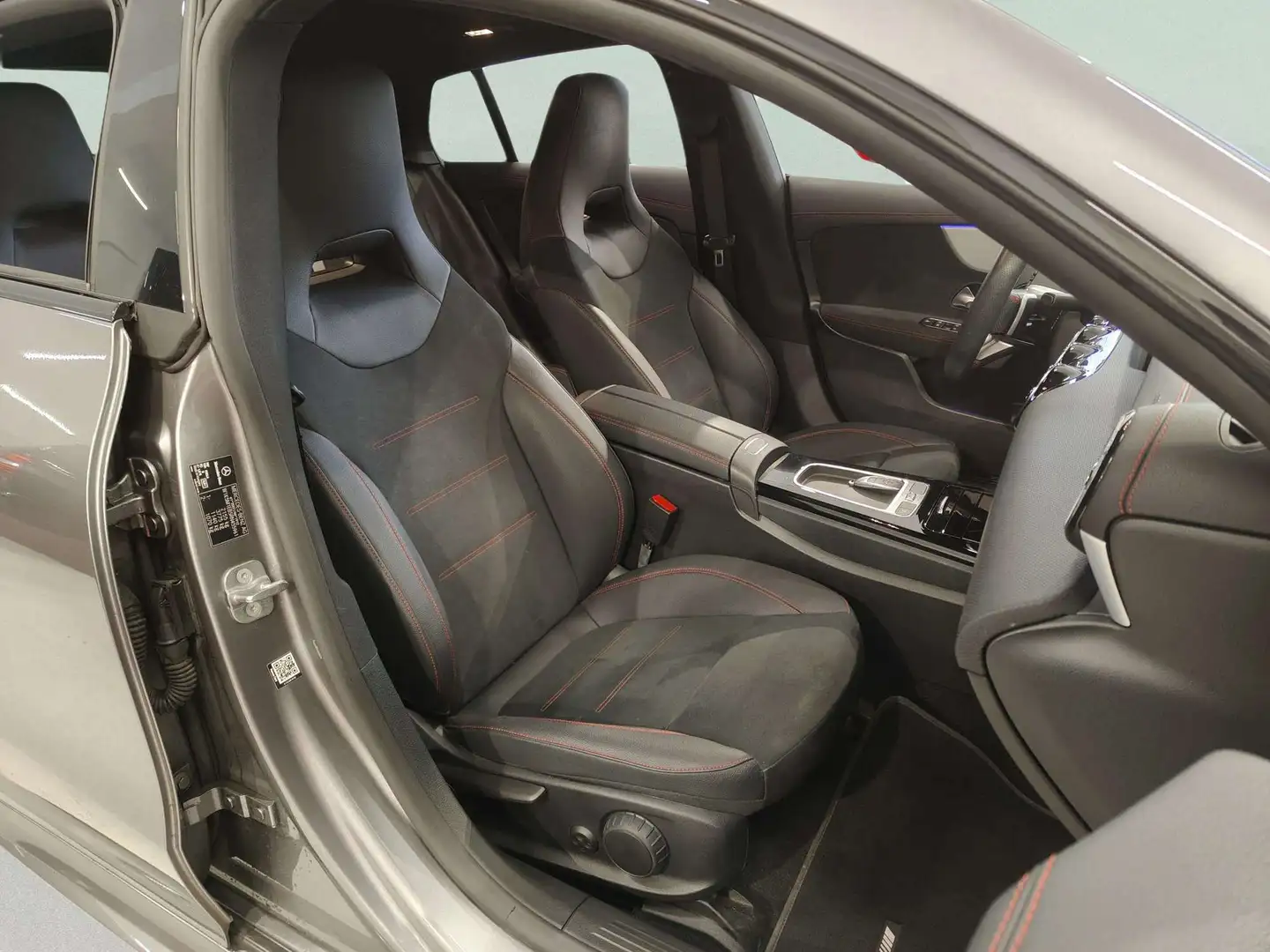 Foto Mercedes CLA Mercedes-Benz CLA Shooting Brake CLA Shooting Brake 220 d (190 CV) Pack AMG