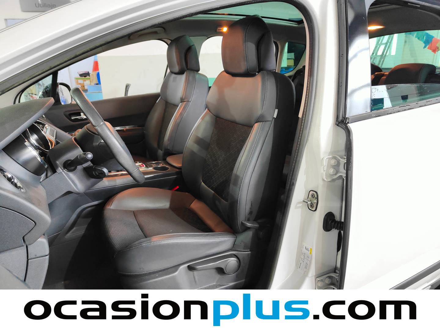 Foto asientos delanteros Peugeot 3008 Peugeot 3008 2.0 HDI Allure FAP (150 CV)