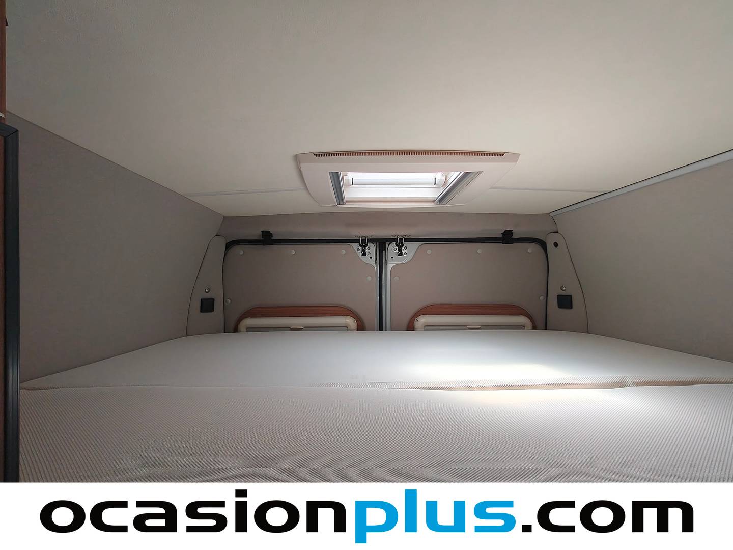 Extras y acabados del Weinsberg R47 Weinsberg R47 CaraBus (130 CV)