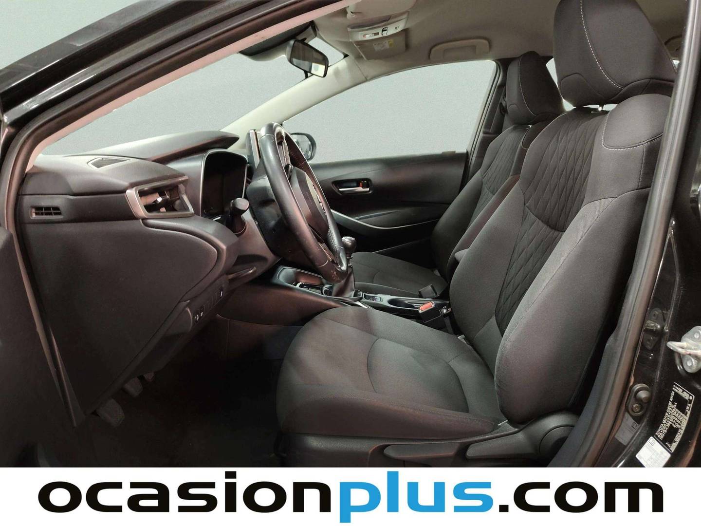 Foto asientos delanteros Toyota Corolla Toyota Corolla 1.5 125 Active Plus Sedan  (125 Cv)