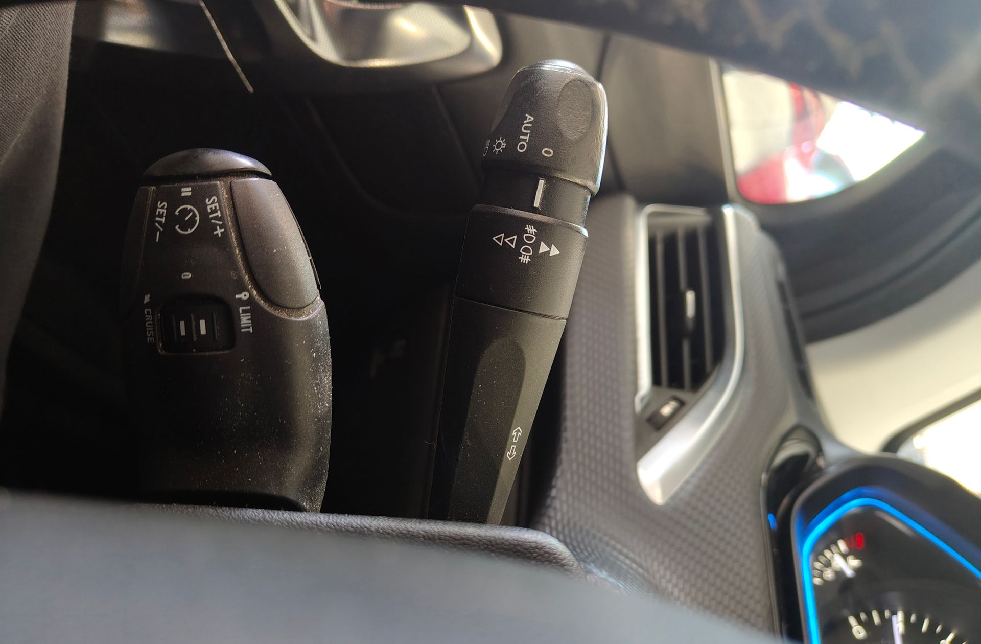 Peugeot 2008 PureTech 110 Allure - foto 22