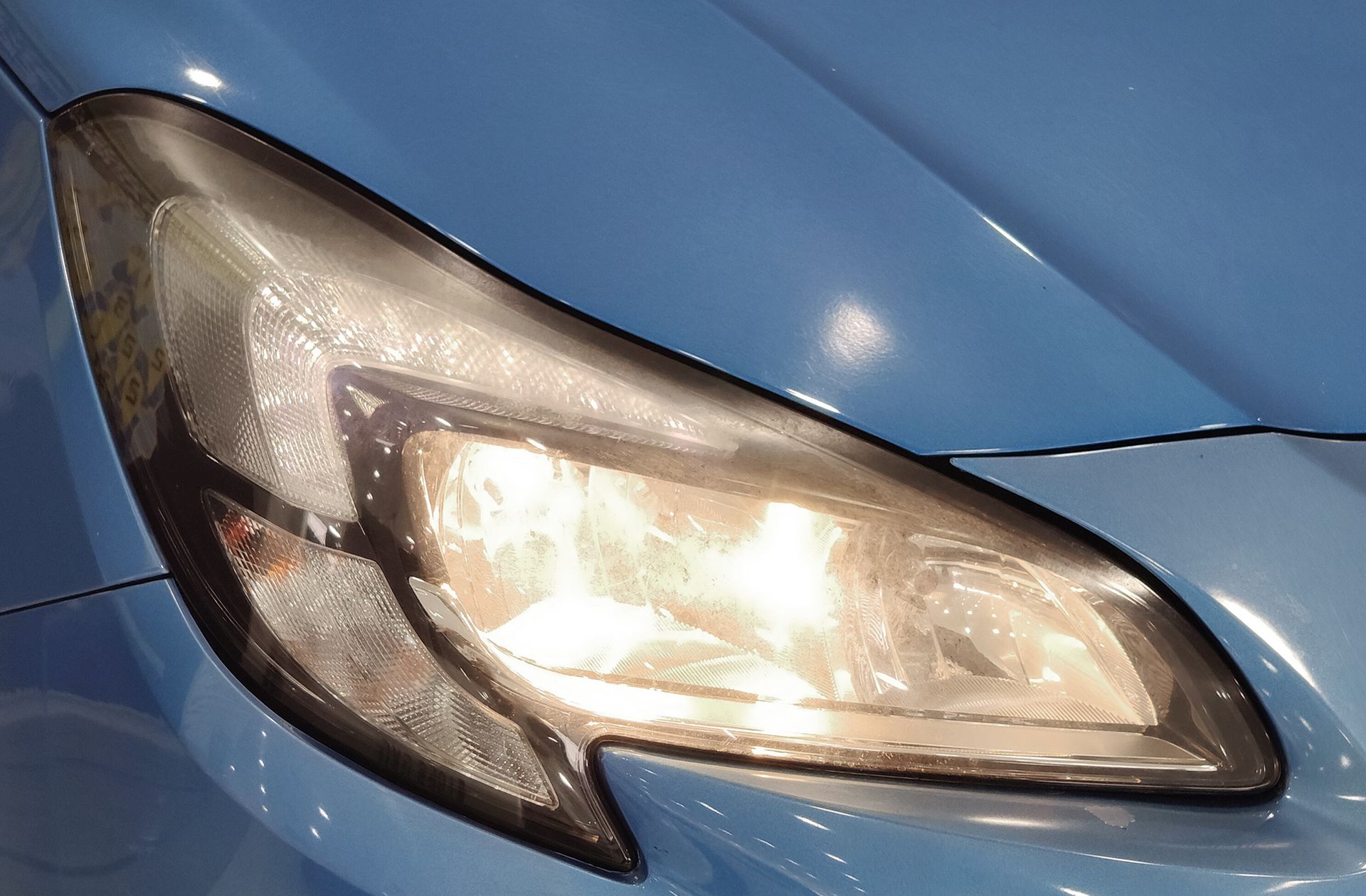 Opel Corsa 1.4 Selective - foto 14