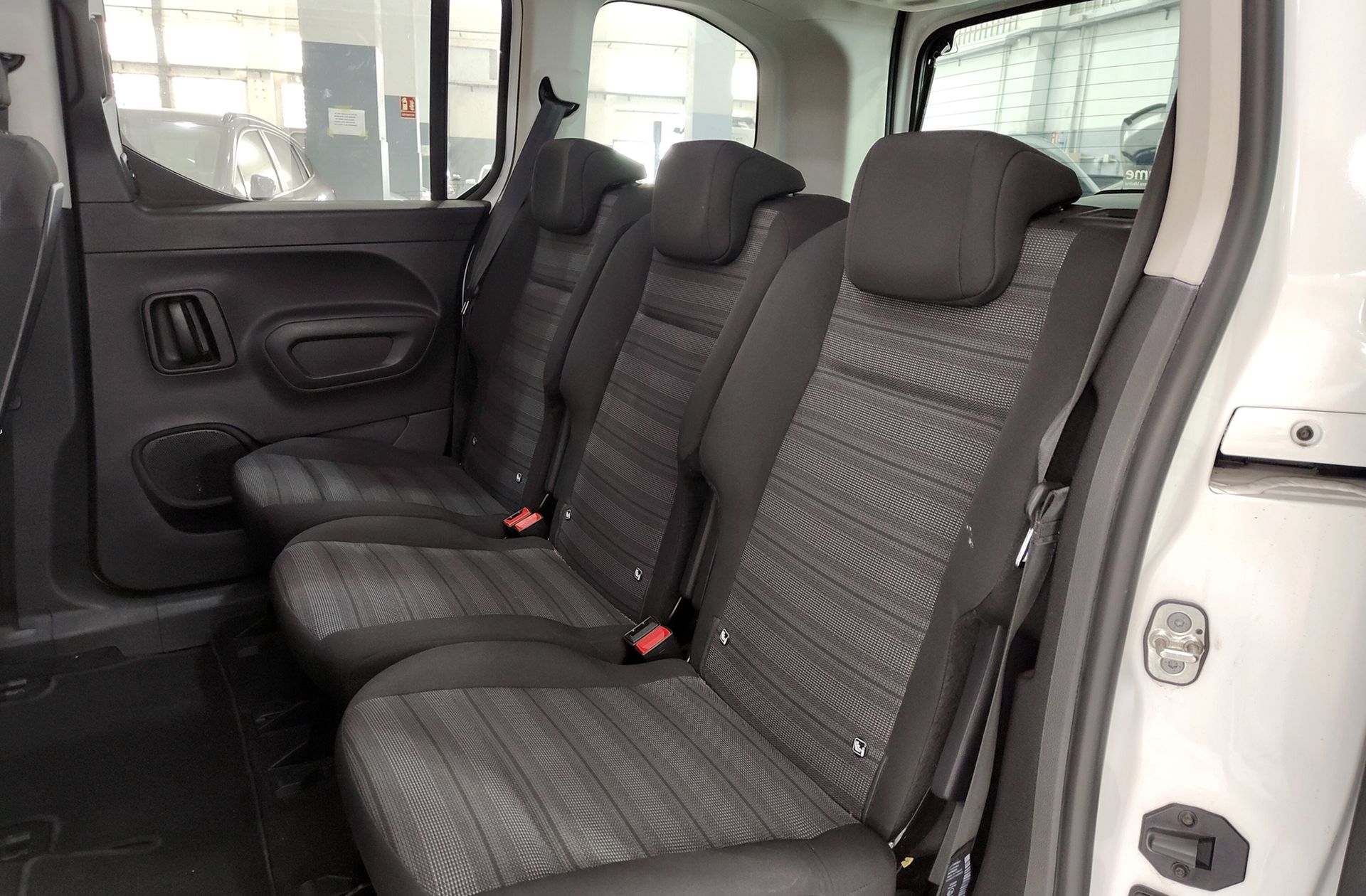 Opel Combo 1.5 TD Elegance Plus L - foto 12