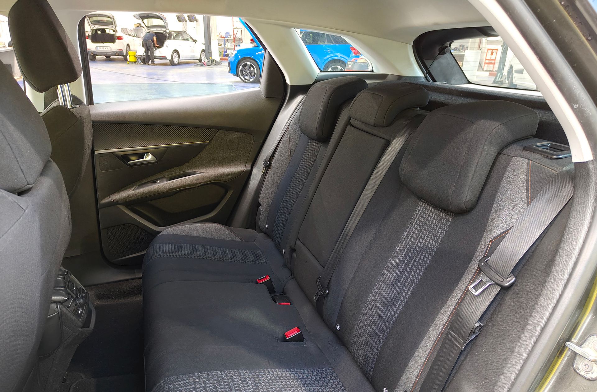 Peugeot 3008 PureTech 130 Active - foto 11