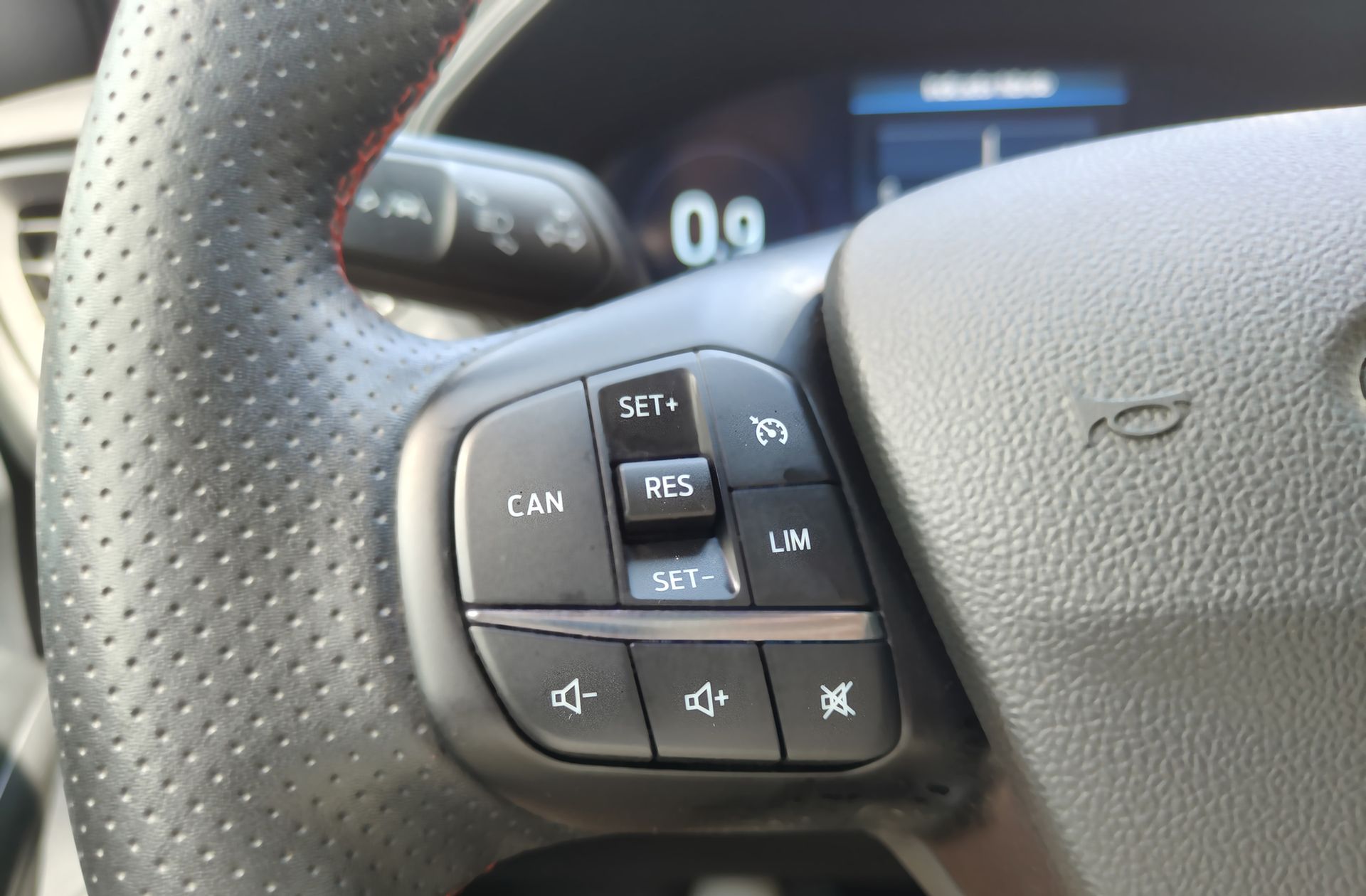 Ford Focus 1.0 EcoBoost MHEV ST-Line - foto 37