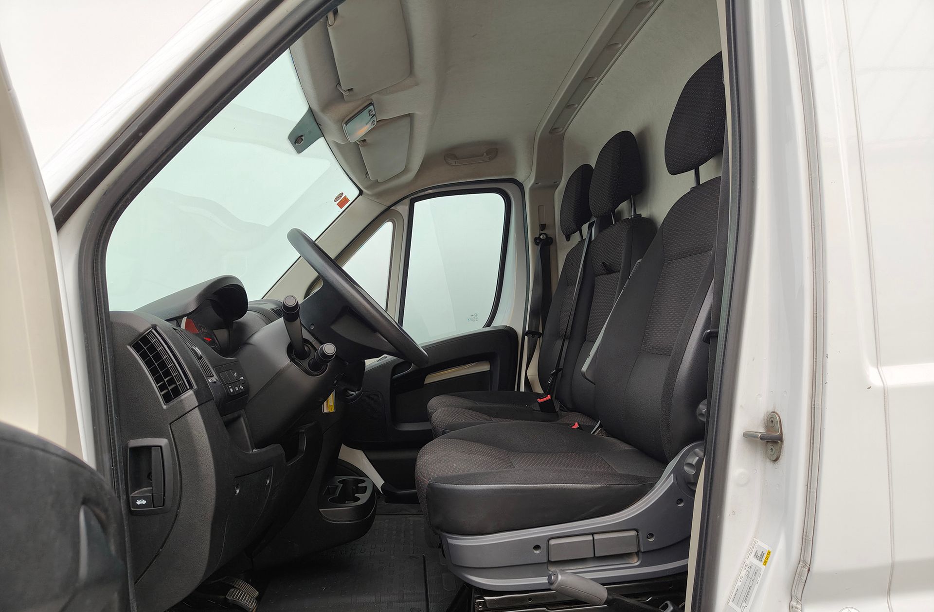 Peugeot Boxer BlueHDi 140 335 L3H2 - foto 11