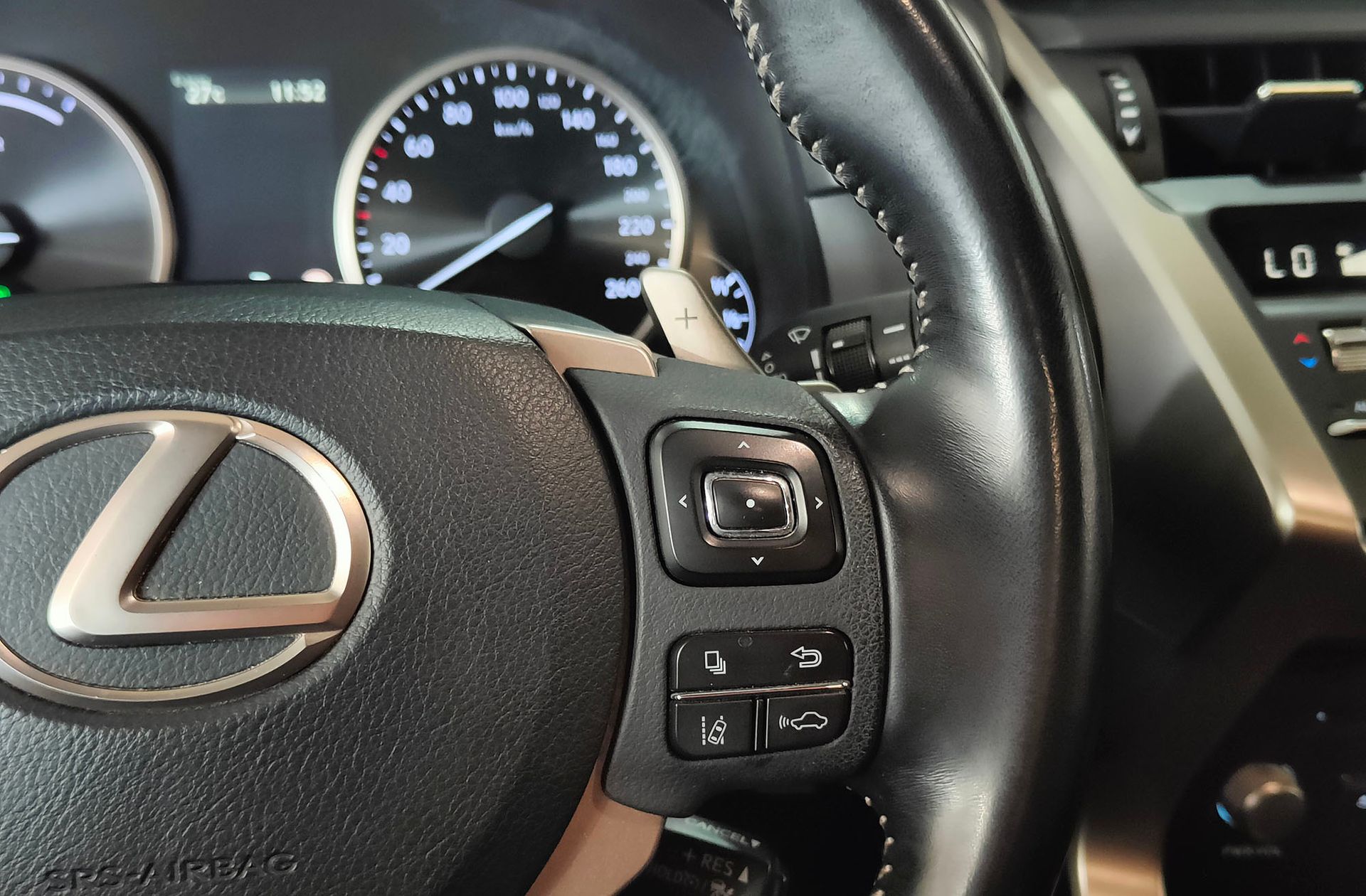 Lexus NX 300h Business Navigation 2WD - foto 29