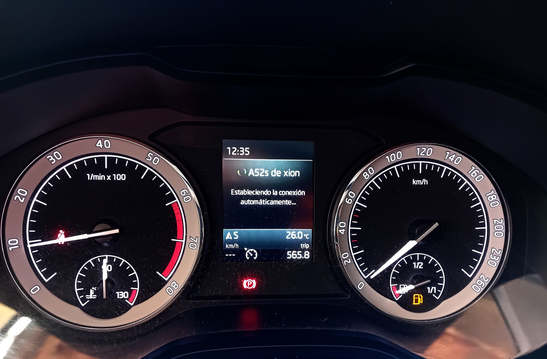 Škoda Karoq 1.0 TSI Like - foto 23