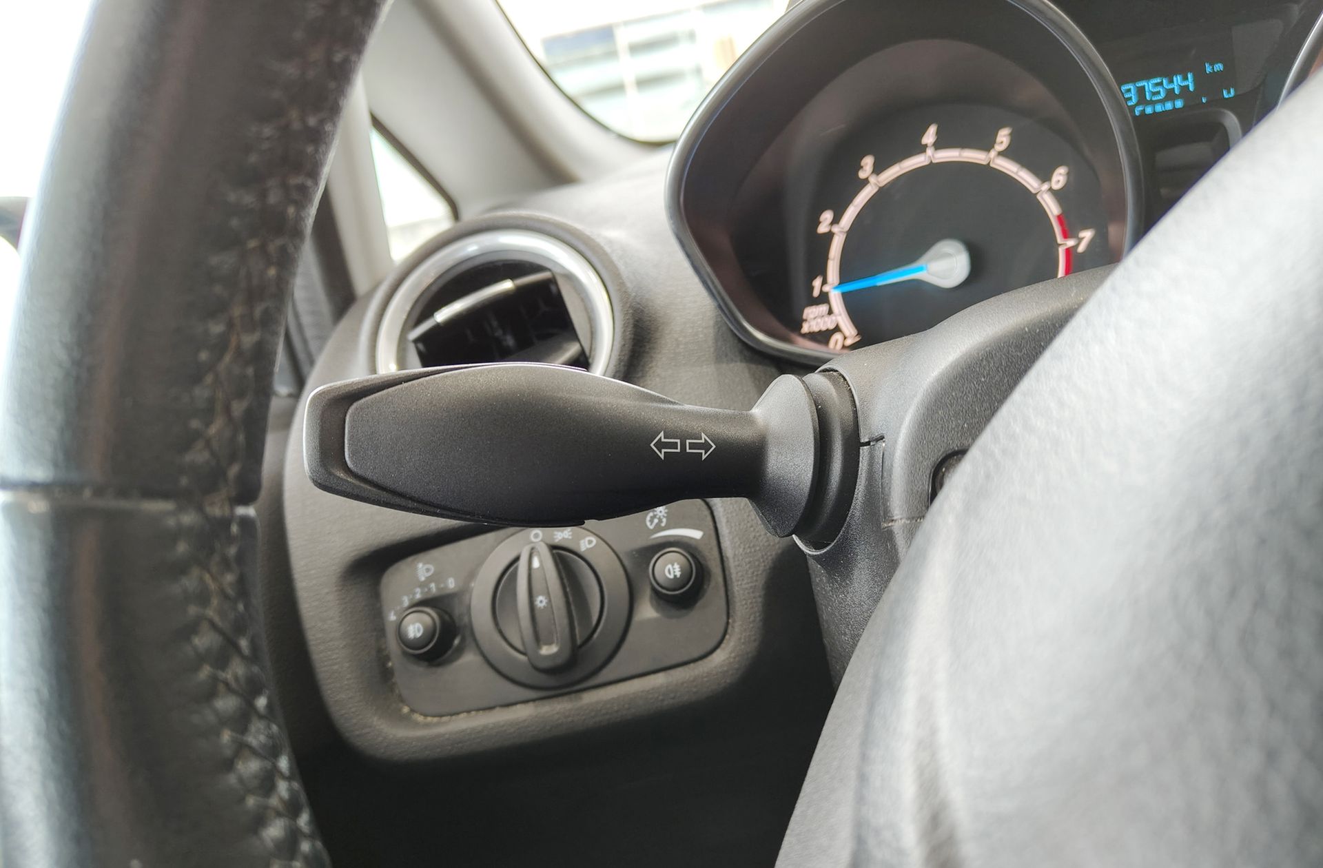 Ford Fiesta 1.25 Duratec Trend - foto 23