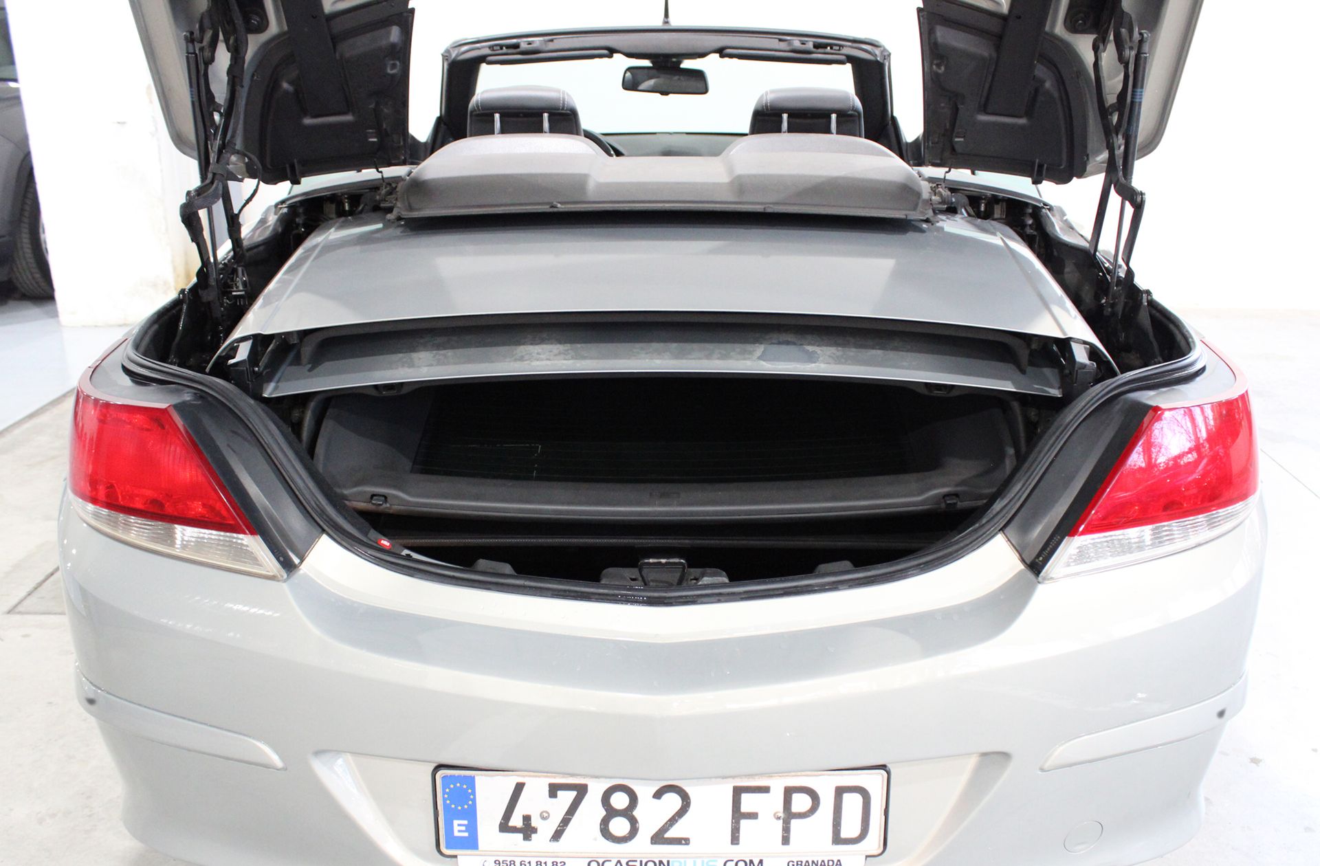 Opel Astra 1.8 Twin Top Cosmo - foto 13
