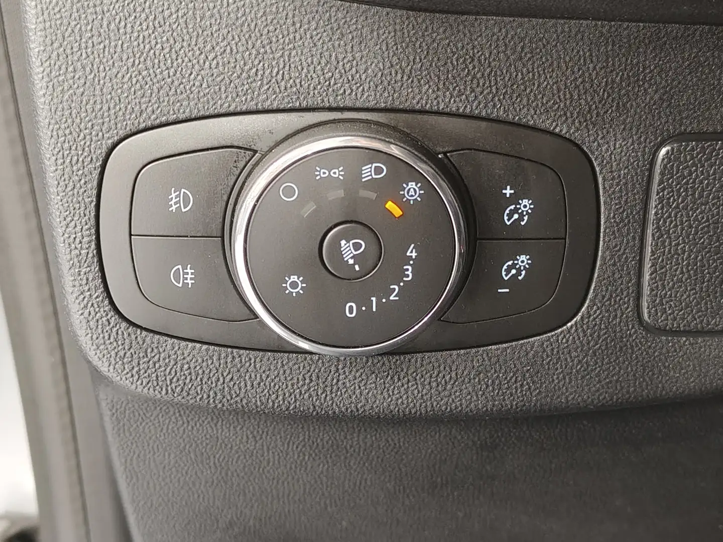 Foto Ford Puma Ford Puma 1.0 EcoBoost MHEV ST-Line X Auto (125 CV)