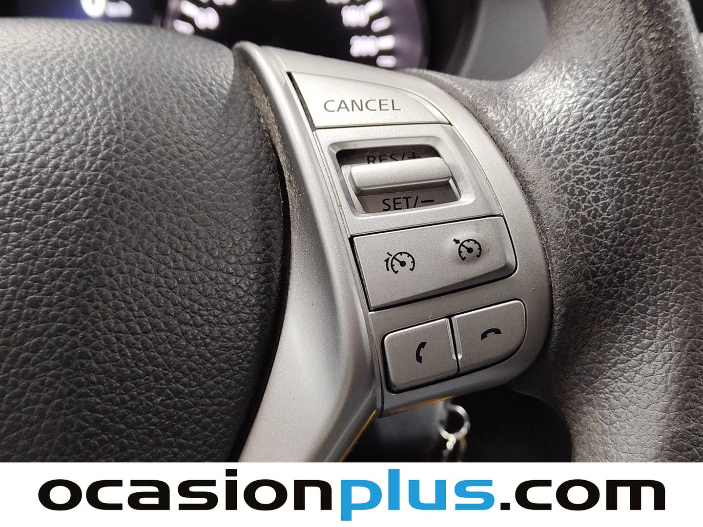 Equipamiento del Nissan QASHQAI Nissan Qashqai DIG-T 115 Visia 4x2 (115 CV)