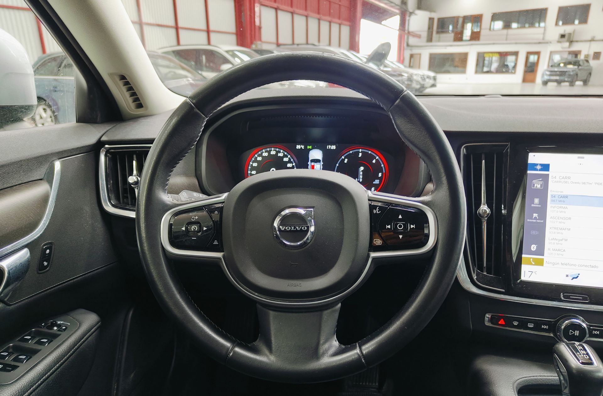 Volvo V90 D4 VOR AWD - foto 25