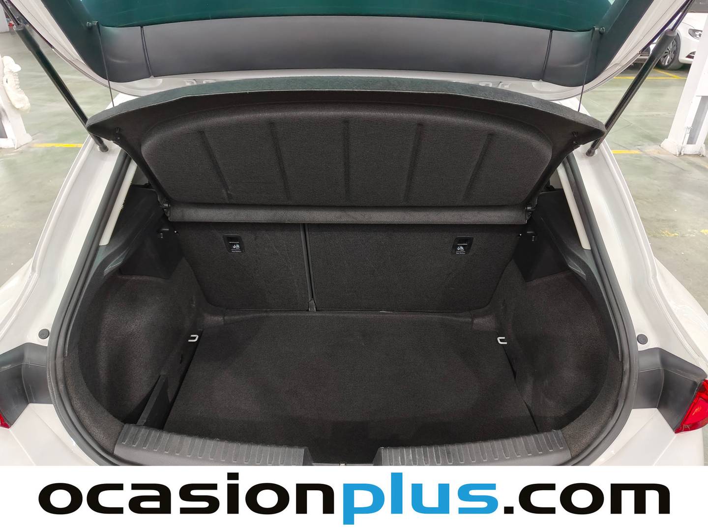 Fotos maletero Seat León SEAT León 2.0 TDI S&S Style Go (115 CV)