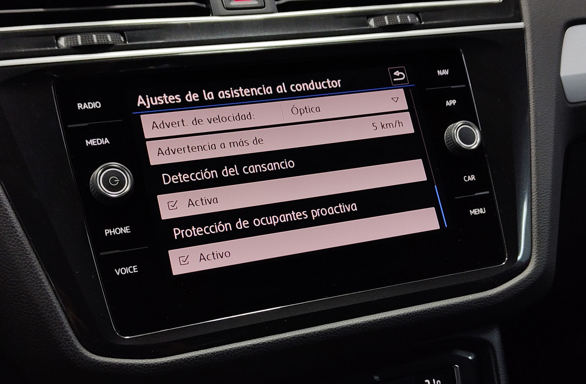 Volkswagen Tiguan Advance 2.0 TDI DSG - foto 13